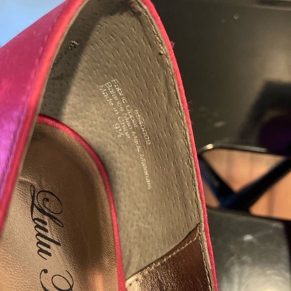 9.5M Lulu Townsend Elanor Fuchsia Pom Pom Pumps 4” - Picture 7 of 10